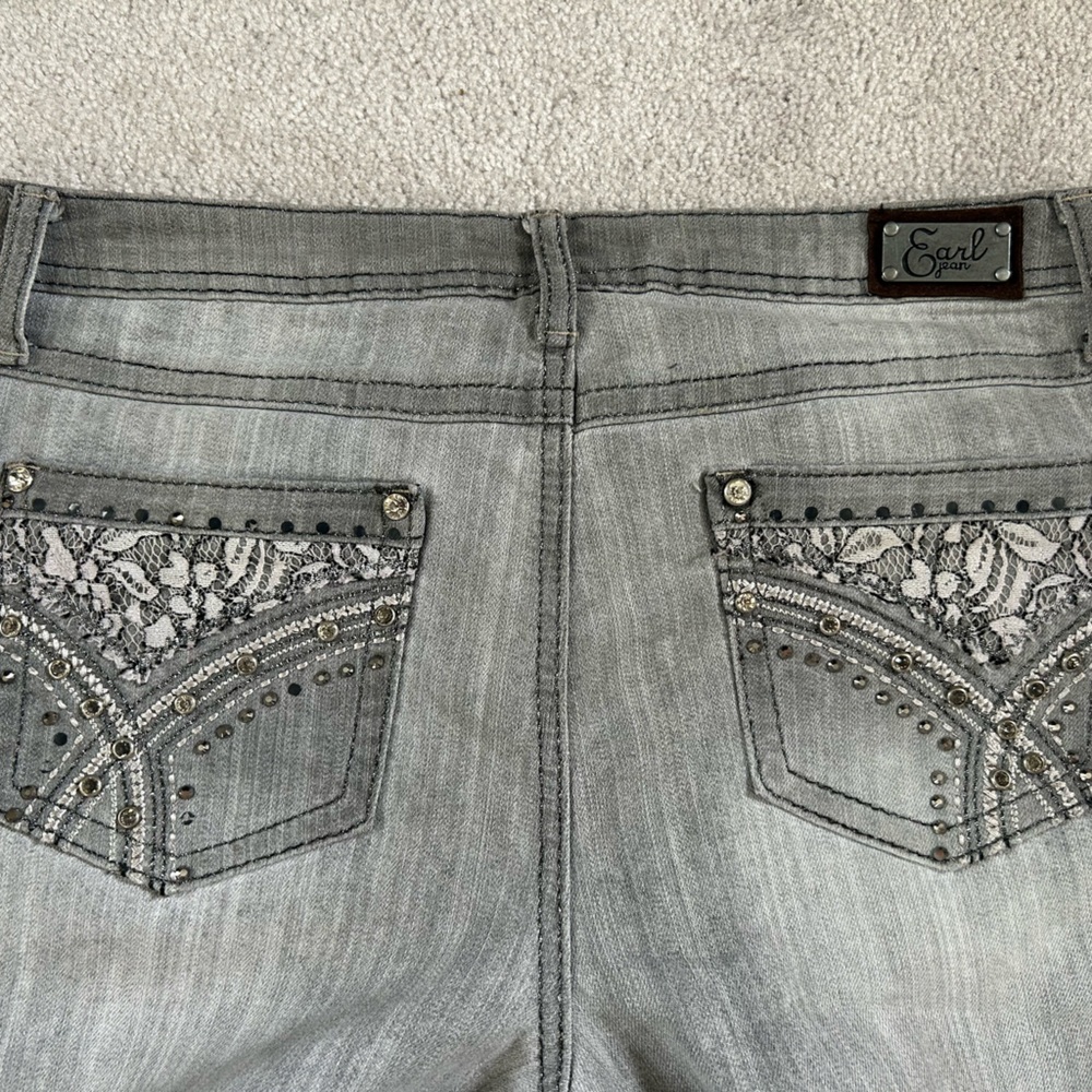 Earl jeans -Light gray mid rise, denim jeans